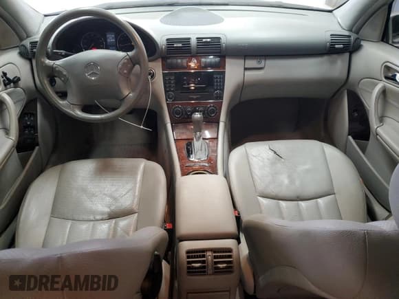 ✅ 2006 Mercedes-Benz C 280 Luxury • VIN: WDBRF54HX6A825189 • Lot: 81903084. Wystawiony na Copart z przebiegiem 231 894 mil. Bezpłatny archiwum sprzedaży aukcyjnych z USA i szczegółowy raport historii pojazdu na DreamBid. Zdjęcie 8.