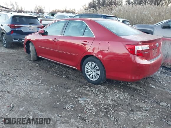 ✅ 2012 Toyota Camry XLE • VIN: 4T1BD1FKXCU001824 • Lot: 43788509. Wystawiony na IAAI z przebiegiem 200 235 mil. Bezpłatny archiwum sprzedaży aukcyjnych z USA i szczegółowy raport historii pojazdu na DreamBid. Zdjęcie 3.
