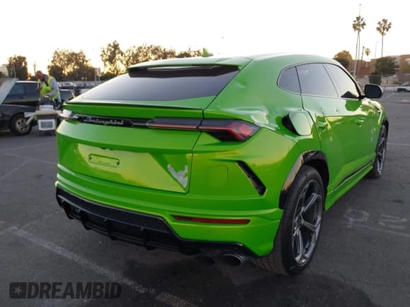 ✅ 2019 Lamborghini Urus • VIN: ZPBUA1ZL2KLA04966 • Lot: 43911141. Listed on IAAI with 26,775 mi. Free auction sales archive from the USA and detailed vehicle history report at DreamBid. Image 4.