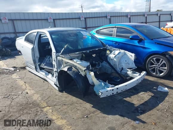 2015 Dodge Charger SRT Hellcat z VIN 2C3CDXL9XFH787696, wystawiony jako IAAI lot #40819273 z przebiegiem Nie podano mil oraz . Historia ofert i sprzedaży dostępna na DreamBid. Obrazek 1.