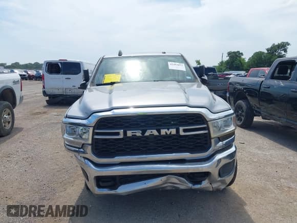 ✅ 2019 Ram 2500 Tradesman • VIN: 3C6UR5CJ9KG634776 • Lot: 42493872. Listed on IAAI with 110,890 mi. Free auction sales archive from the USA and detailed vehicle history report at DreamBid. Image 12.