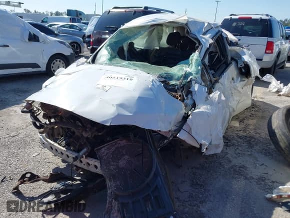 ✅ 2013 Ford C-Max SE • VIN: 1FADP5AU8DL543490 • Lot: 40519319. Wystawiony na IAAI z przebiegiem Nie podano. Bezpłatny archiwum sprzedaży aukcyjnych z USA i szczegółowy raport historii pojazdu na DreamBid. Zdjęcie 2.