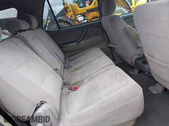 ✅ 2007 Toyota Sequoia SR5 • VIN: 5TDZT34A27S289263 • Lot: 42378528. Listed on IAAI with 311,653 mi. Free auction sales archive from the USA and detailed vehicle history report at DreamBid. Image 8.