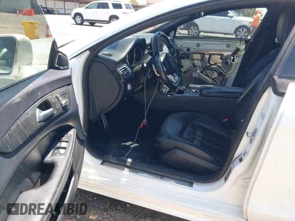 ✅ 2016 Mercedes-Benz CLS 550 • VIN: WDDLJ7DB7GA170526 • Лот: 42464785. Опубликован ранее на IAAI с пробегом 73 011 миль. Бесплатный доступ к архиву аукционных продаж из США и подробный отчёт об истории автомобиля на DreamBid. Изображение 5.