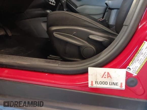 ✅ 2016 FIAT 500X Pop • VIN: ZFBCFXAT1GP344664 • Lot: 42075137. Wystawiony na IAAI z przebiegiem 61 867 mil. Bezpłatny archiwum sprzedaży aukcyjnych z USA i szczegółowy raport historii pojazdu na DreamBid. Zdjęcie 6.