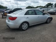 ✅ 2013 Kia Forte EX • VIN: KNAFU4A28D5737975 • Lot: 69840835. Wystawiony na Copart z przebiegiem 174 578 mil. Bezpłatny archiwum sprzedaży aukcyjnych z USA i szczegółowy raport historii pojazdu na DreamBid. Zdjęcie 3.