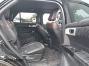 ✅ 2022 Ford Explorer Platinum • VIN: 1FM5K8HC5NGA35754 • Lot: 41334528. Wystawiony na IAAI z przebiegiem 65 772 mil. Bezpłatny archiwum sprzedaży aukcyjnych z USA i szczegółowy raport historii pojazdu na DreamBid. Zdjęcie 8.