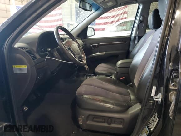 ✅ 2012 Hyundai Santa Fe SE • VIN: 5XYZHDAG8CG128326 • Lot: 67589184. Listed on Copart with 155,709 mi. Free auction sales archive from the USA and detailed vehicle history report at DreamBid. Image 7.