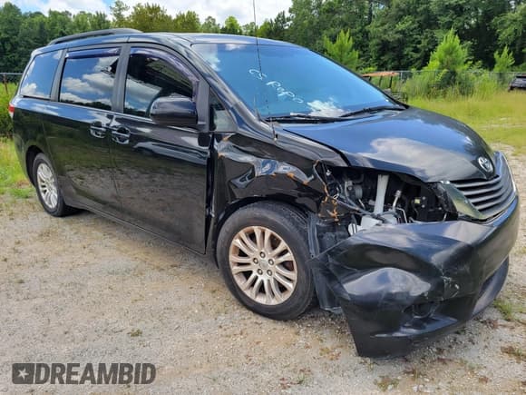 ✅ 2013 Toyota Sienna XLE AAS • VIN: 5TDYK3DC2DS397670 • Lot: 42716734. Wystawiony na IAAI z przebiegiem 284 806 mil. Bezpłatny archiwum sprzedaży aukcyjnych z USA i szczegółowy raport historii pojazdu na DreamBid. Zdjęcie 2.