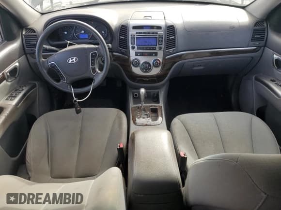 ✅ 2010 Hyundai Santa Fe GLS • VIN: 5NMSG3AB5AH354250 • Лот: 92708015. Опубликован ранее на Copart с пробегом 179 092 миль. Бесплатный доступ к архиву аукционных продаж из США и подробный отчёт об истории автомобиля на DreamBid. Изображение 8.