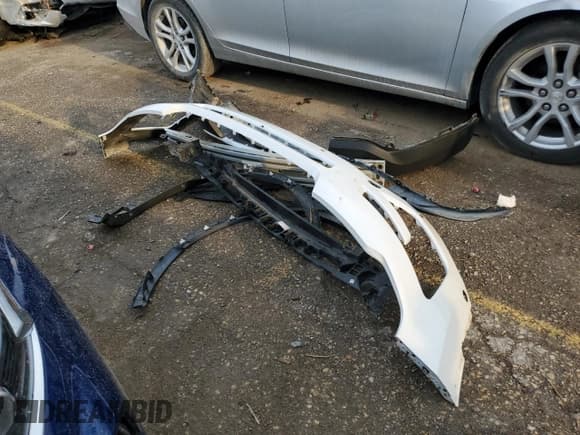 ✅ 2017 Ford Explorer Platinum • VIN: 1FM5K8HT1HGE41678 • Lot: 80826165. Wystawiony na Copart z przebiegiem 106 134 mil. Bezpłatny archiwum sprzedaży aukcyjnych z USA i szczegółowy raport historii pojazdu na DreamBid. Zdjęcie 13.