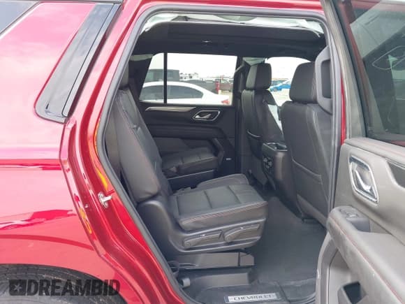 ✅ 2024 Chevrolet Tahoe RST • VIN: 1GNSCRKD7RR409245 • Lot: 42133470. Wystawiony na IAAI z przebiegiem 11 051 mil. Bezpłatny archiwum sprzedaży aukcyjnych z USA i szczegółowy raport historii pojazdu na DreamBid. Zdjęcie 8.