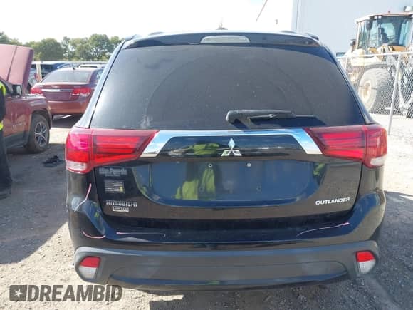 2018 Mitsubishi Outlander SE with VIN JA4AD3A31JZ066762, listed as a IAAI auction lot 43099741 with 87,665 mi miles and . Bid and sale history available at DreamBid. Image 17.