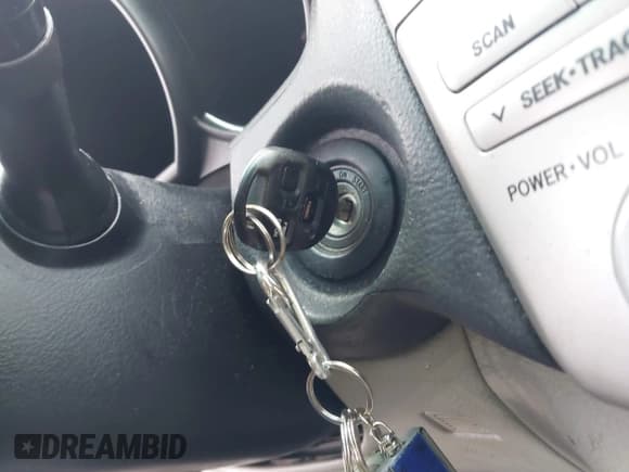 ✅ 2004 Lexus RX 330 • VIN: JTJHA31U640059527 • Lot: 43805759. Wystawiony na IAAI z przebiegiem 260 913 mil. Bezpłatny archiwum sprzedaży aukcyjnych z USA i szczegółowy raport historii pojazdu na DreamBid. Zdjęcie 11.