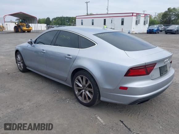 ✅ 2016 Audi A7 Prestige • VIN: WAU2GAFC6GN007637 • Lot: 42084141. Wystawiony na IAAI z przebiegiem 131 213 mil. Bezpłatny archiwum sprzedaży aukcyjnych z USA i szczegółowy raport historii pojazdu na DreamBid. Zdjęcie 3.