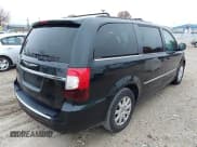 ✅ 2014 Chrysler Town & Country Touring • VIN: 2C4RC1BG0ER317725 • Lot: 43763638. Wystawiony na IAAI z przebiegiem 154 578 mil. Bezpłatny archiwum sprzedaży aukcyjnych z USA i szczegółowy raport historii pojazdu na DreamBid. Zdjęcie 4.