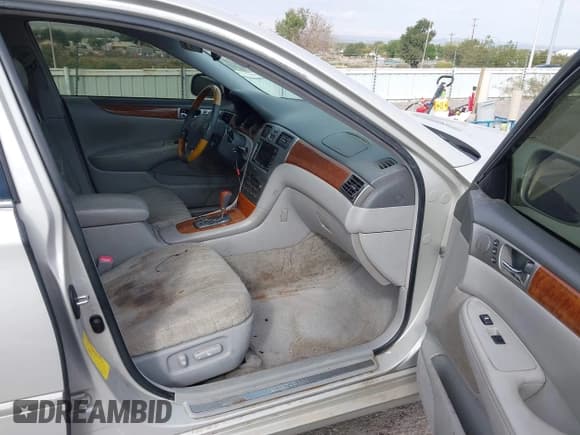 ✅ 2005 Lexus ES 350 • VIN: JTHBA30G255066045 • Лот: 43423717. Опубликован ранее на IAAI с пробегом Не указан. Бесплатный доступ к архиву аукционных продаж из США и подробный отчёт об истории автомобиля на DreamBid. Изображение 5.