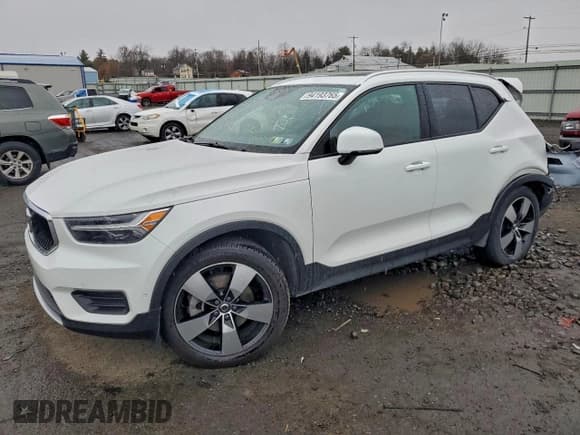✅ 2019 Volvo XC40 Momentum • VIN: YV4162XZ4K2009761 • Лот: 94193765. Опубликован ранее на Copart с пробегом 56 059 миль. Бесплатный доступ к архиву аукционных продаж из США и подробный отчёт об истории автомобиля на DreamBid. Изображение 1.