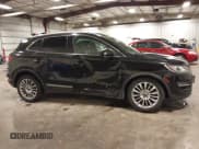 ✅ 2015 Lincoln MKC • VIN: 5LMCJ2A97FUJ47266 • Lot: 42670166. Wystawiony na IAAI z przebiegiem 108 655 mil. Bezpłatny archiwum sprzedaży aukcyjnych z USA i szczegółowy raport historii pojazdu na DreamBid. Zdjęcie 13.