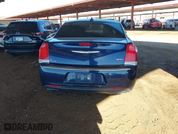 ✅ 2016 Chrysler 300 Anniversary Edition • VIN: 2C3CCAAG3GH182373 • Lot: 43480734. Listed on IAAI with 127,951 mi. Free auction sales archive from the USA and detailed vehicle history report at DreamBid. Image 16.