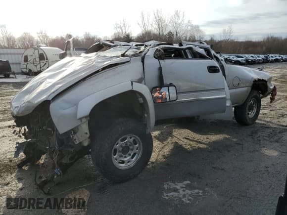 ✅ 2005 Chevrolet Silverado 2500HD LT • VIN: 1GCHK29U15E109334 • Lot: 42388125. Listed on Copart with Not provided. Free auction sales archive from the USA and detailed vehicle history report at DreamBid. Image 1.