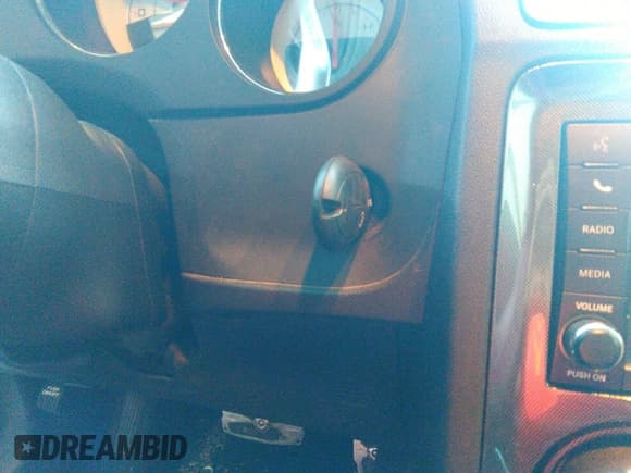 ✅ 2014 Dodge Challenger SXT • VIN: 2C3CDYAG4EH238629 • Lot: 37322414. Wystawiony na IAAI z przebiegiem 66 224 mil. Bezpłatny archiwum sprzedaży aukcyjnych z USA i szczegółowy raport historii pojazdu na DreamBid. Zdjęcie 11.