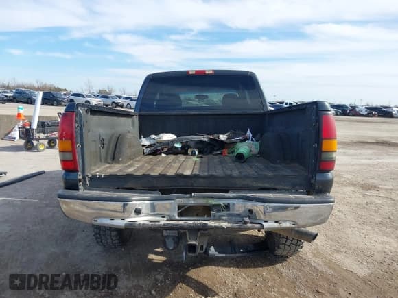 ✅ 2004 GMC Sierra 2500HD SLE • VIN: 1GTHK29UX4E331790 • Lot: 41329365. Wystawiony na IAAI z przebiegiem 214 721 mil. Bezpłatny archiwum sprzedaży aukcyjnych z USA i szczegółowy raport historii pojazdu na DreamBid. Zdjęcie 17.