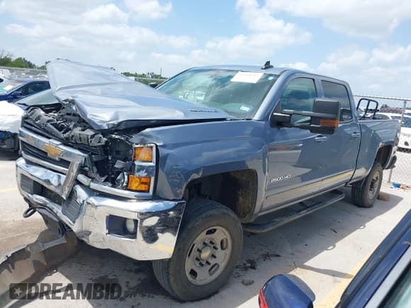 ✅ 2016 Chevrolet Silverado 2500HD LT • VIN: 1GC1KVE85GF165933 • Лот: 42554237. Опубликован ранее на IAAI с пробегом 244 064 миль. Бесплатный доступ к архиву аукционных продаж из США и подробный отчёт об истории автомобиля на DreamBid. Изображение 2.