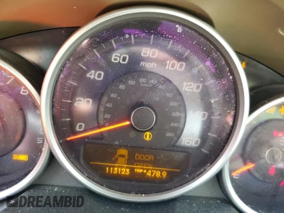 ✅ 2010 Acura RL Technology • VIN: JH4KB2F69AC000863 • Lot: 67819325. Wystawiony na Copart z przebiegiem 113 123 mil. Bezpłatny archiwum sprzedaży aukcyjnych z USA i szczegółowy raport historii pojazdu na DreamBid. Zdjęcie 9.