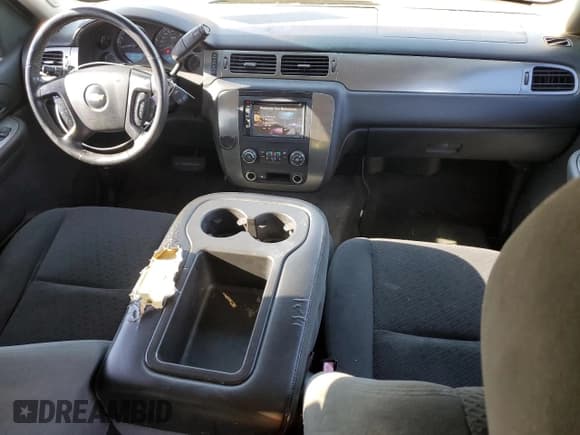 ✅ 2007 Chevrolet Suburban LTZ • VIN: 3GNFK16397G116600 • Lot: 76319184. Wystawiony na Copart z przebiegiem 222 105 mil. Bezpłatny archiwum sprzedaży aukcyjnych z USA i szczegółowy raport historii pojazdu na DreamBid. Zdjęcie 8.