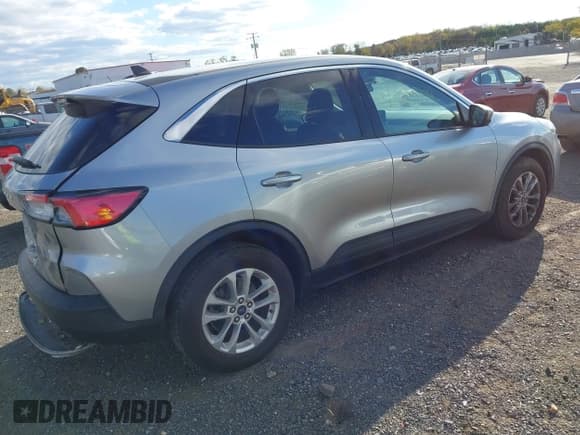 ✅ 2021 Ford Escape SE • VIN: 1FMCU0G67MUA41943 • Lot: 43505174. Wystawiony na IAAI z przebiegiem 48 204 mil. Bezpłatny archiwum sprzedaży aukcyjnych z USA i szczegółowy raport historii pojazdu na DreamBid. Zdjęcie 4.