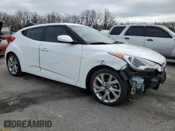 ✅ 2016 Hyundai Veloster • VIN: KMHTC6AD8GU281827 • Lot: 84548994. Wystawiony na Copart z przebiegiem 88 454 mil. Bezpłatny archiwum sprzedaży aukcyjnych z USA i szczegółowy raport historii pojazdu na DreamBid. Zdjęcie 4.