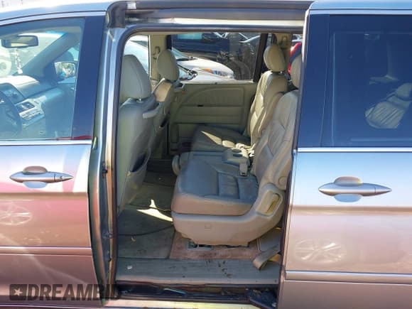 ✅ 2008 Honda Odyssey EX-L • VIN: 5FNRL38738B005935 • Lot: 43377116. Wystawiony na IAAI z przebiegiem 196 116 mil. Bezpłatny archiwum sprzedaży aukcyjnych z USA i szczegółowy raport historii pojazdu na DreamBid. Zdjęcie 8.