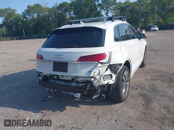 ✅ 2022 Audi Q5 S line Premium • VIN: WA1GAAFY1N2021248 • Lot: 42334793. Wystawiony na IAAI z przebiegiem 37 011 mil. Bezpłatny archiwum sprzedaży aukcyjnych z USA i szczegółowy raport historii pojazdu na DreamBid. Zdjęcie 6.