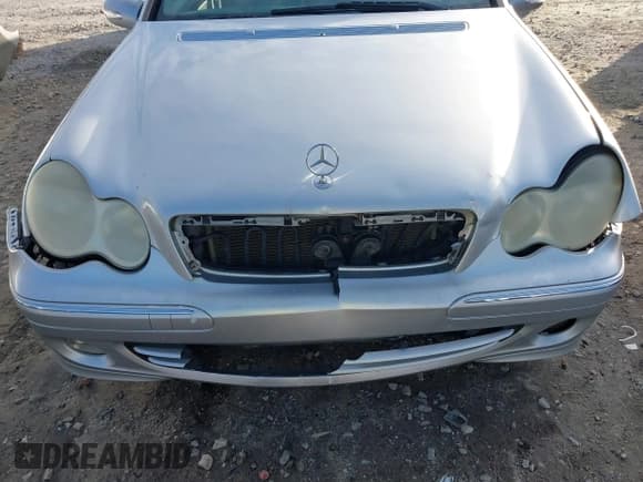✅ 2005 Mercedes-Benz C 320 • VIN: WDBRF64JX5F565631 • Лот: 41416724. Опубликован ранее на IAAI с пробегом 154 981 миль. Бесплатный доступ к архиву аукционных продаж из США и подробный отчёт об истории автомобиля на DreamBid. Изображение 6.