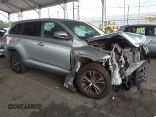 ✅ 2019 Toyota Highlander LE • VIN: 5TDZZRFH4KS314426 • Лот: 43681932. Опубликован ранее на IAAI с пробегом 140 942 миль. Бесплатный доступ к архиву аукционных продаж из США и подробный отчёт об истории автомобиля на DreamBid. Изображение 1.