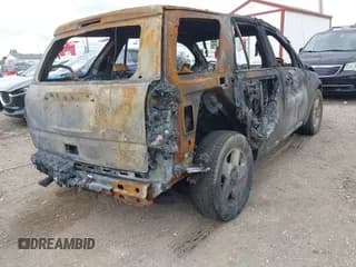 ✅ 2006 Saturn VUE • VIN: 5GZCZ63466S855835 • Lot: 43058205. Wystawiony na IAAI z przebiegiem 214 000 mil. Bezpłatny archiwum sprzedaży aukcyjnych z USA i szczegółowy raport historii pojazdu na DreamBid. Zdjęcie 4.