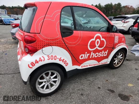 ✅ 2009 Smart fortwo Pure • VIN: WMEEJ31X39K235818 • Lot: 93437225. Wystawiony na Copart z przebiegiem 98 778 mil. Bezpłatny archiwum sprzedaży aukcyjnych z USA i szczegółowy raport historii pojazdu na DreamBid. Zdjęcie 3.