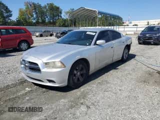 2012 Dodge Charger SE z VIN 2C3CDXBG4CH286718, wystawiony jako Copart lot #84606735 z przebiegiem 167 618 mil mil oraz Szkoda całkowita • Salvage title. Historia ofert i sprzedaży dostępna na DreamBid. Obrazek 1.