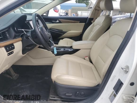 ✅ 2019 Kia Cadenza Technology • VIN: KNALC4J14K5166995 • Lot: 60591325. Wystawiony na Copart z przebiegiem 48 733 mil. Bezpłatny archiwum sprzedaży aukcyjnych z USA i szczegółowy raport historii pojazdu na DreamBid. Zdjęcie 7.