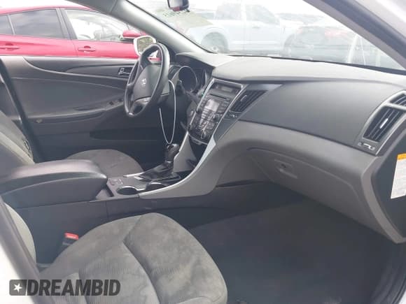 ✅ 2013 Hyundai Sonata Limited • VIN: KMHEC4A46DA096010 • Lot: 42349615. Wystawiony na IAAI z przebiegiem 150 173 mil. Bezpłatny archiwum sprzedaży aukcyjnych z USA i szczegółowy raport historii pojazdu na DreamBid. Zdjęcie 5.