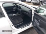 ✅ 2024 Nissan Sentra SV • VIN: 3N1AB8CV6RY381122 • Lot: 43007539. Wystawiony na IAAI z przebiegiem 13 305 mil. Bezpłatny archiwum sprzedaży aukcyjnych z USA i szczegółowy raport historii pojazdu na DreamBid. Zdjęcie 5.