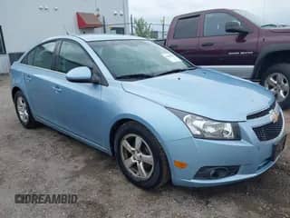 2012 Chevrolet Cruze 1LT z VIN 1G1PF5SC2C7179390, wystawiony jako IAAI lot #42908109 z przebiegiem 133 333 mil mil oraz . Historia ofert i sprzedaży dostępna na DreamBid. Obrazek 1.