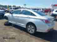 2013 Hyundai Sonata с VIN KMHEC4A49DA090105, выставлен на аукционе IAAI как лот 43479332 с пробегом 116 591 миль миль и . История ставок и продаж доступна на DreamBid. Изображение 3.