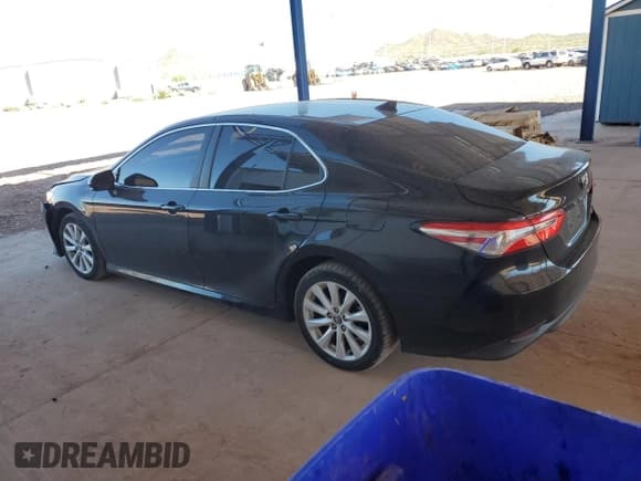 ✅ 2020 Toyota Camry LE • VIN: 4T1C11AK9LU912926 • Lot: 89863675. Wystawiony na Copart z przebiegiem 118 197 mil. Bezpłatny archiwum sprzedaży aukcyjnych z USA i szczegółowy raport historii pojazdu na DreamBid. Zdjęcie 2.