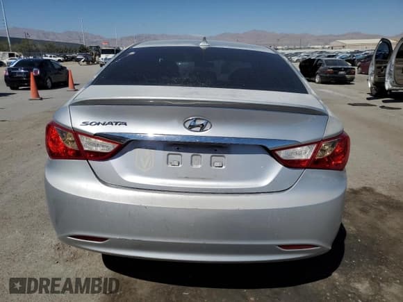 ✅ 2011 Hyundai Sonata GLS • VIN: 5NPEB4ACXBH208070 • Lot: 71791774. Listed on Copart with 165,818 mi. Free auction sales archive from the USA and detailed vehicle history report at DreamBid. Image 6.