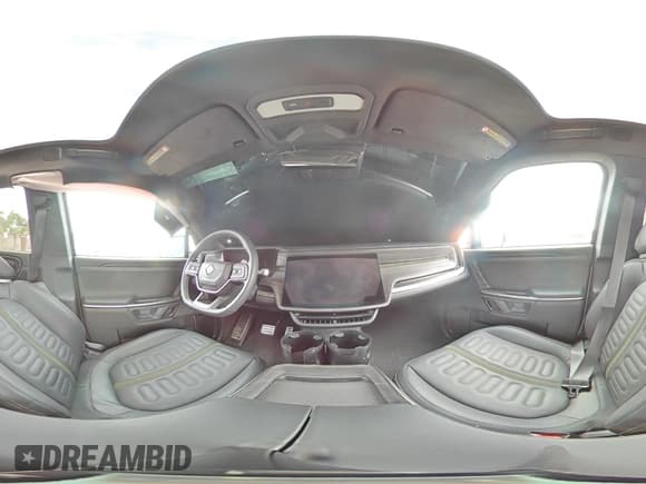 ✅ 2024 Rivian R1S Adventure • VIN: 7PDSGABA1RN031380 • Lot: 73119354. Wystawiony na Copart z przebiegiem 6 786 mil. Bezpłatny archiwum sprzedaży aukcyjnych z USA i szczegółowy raport historii pojazdu na DreamBid. Zdjęcie 14.