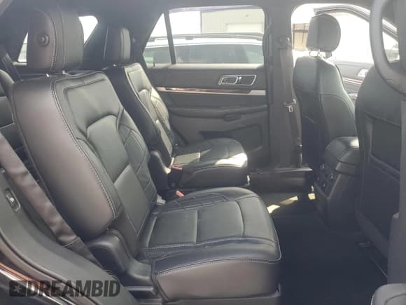 ✅ 2017 Ford Explorer Platinum • VIN: 1FM5K8HT9HGD04701 • Lot: 66795234. Wystawiony na Copart z przebiegiem 168 749 mil. Bezpłatny archiwum sprzedaży aukcyjnych z USA i szczegółowy raport historii pojazdu na DreamBid. Zdjęcie 11.