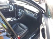 ✅ 2019 Mercedes-Benz C 43 AMG • VIN: 55SWF6EB1KU285008 • Lot: 41743022. Wystawiony na IAAI z przebiegiem 83 640 mil. Bezpłatny archiwum sprzedaży aukcyjnych z USA i szczegółowy raport historii pojazdu na DreamBid. Zdjęcie 5.