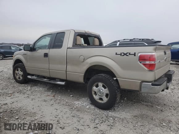 ✅ 2010 Ford F-150 XL • VIN: 1FTFX1EV2AKB44610 • Lot: 93035525. Listed on Copart with 324,058 mi. Free auction sales archive from the USA and detailed vehicle history report at DreamBid. Image 2.